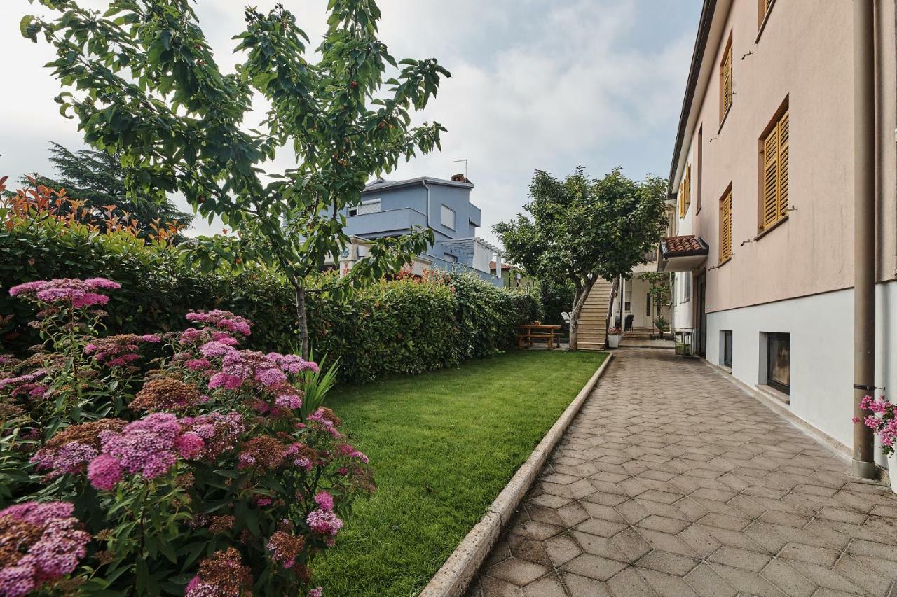 Apartment Car Umag Exterior photo