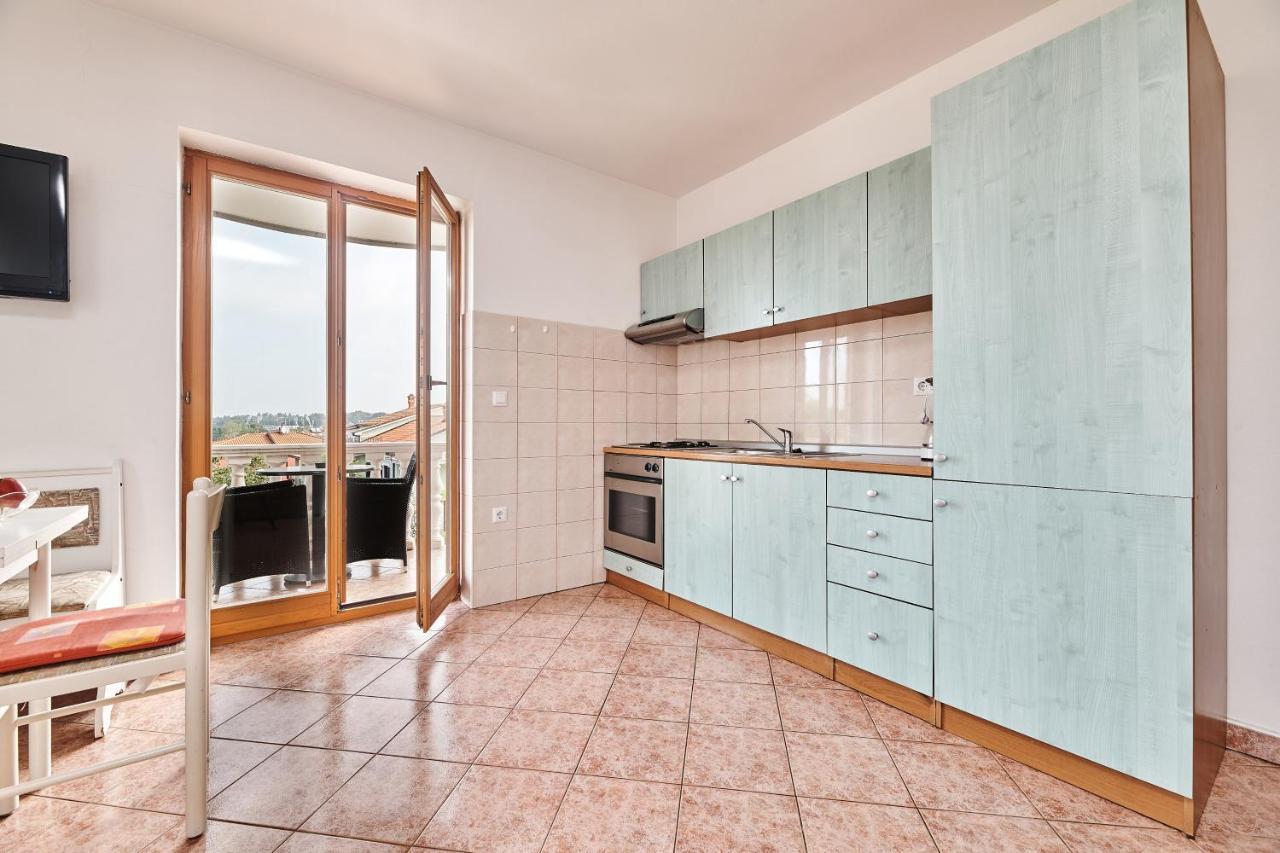 Apartment Car Umag Exterior photo